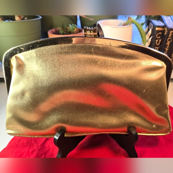 Jainsons Bag - Gold Metallic and Red Velvet Clutch - Picture 2 of 6